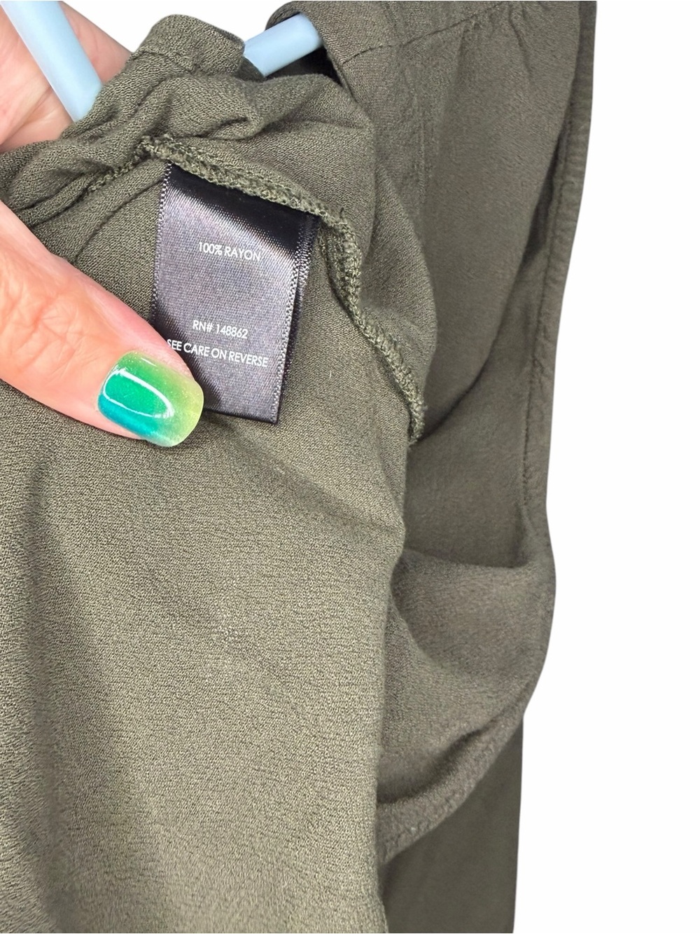 βπΌπ Torrid Olive Green Sleeveless Button Front V-Neck Top size 1 - Picture 5 of 5
